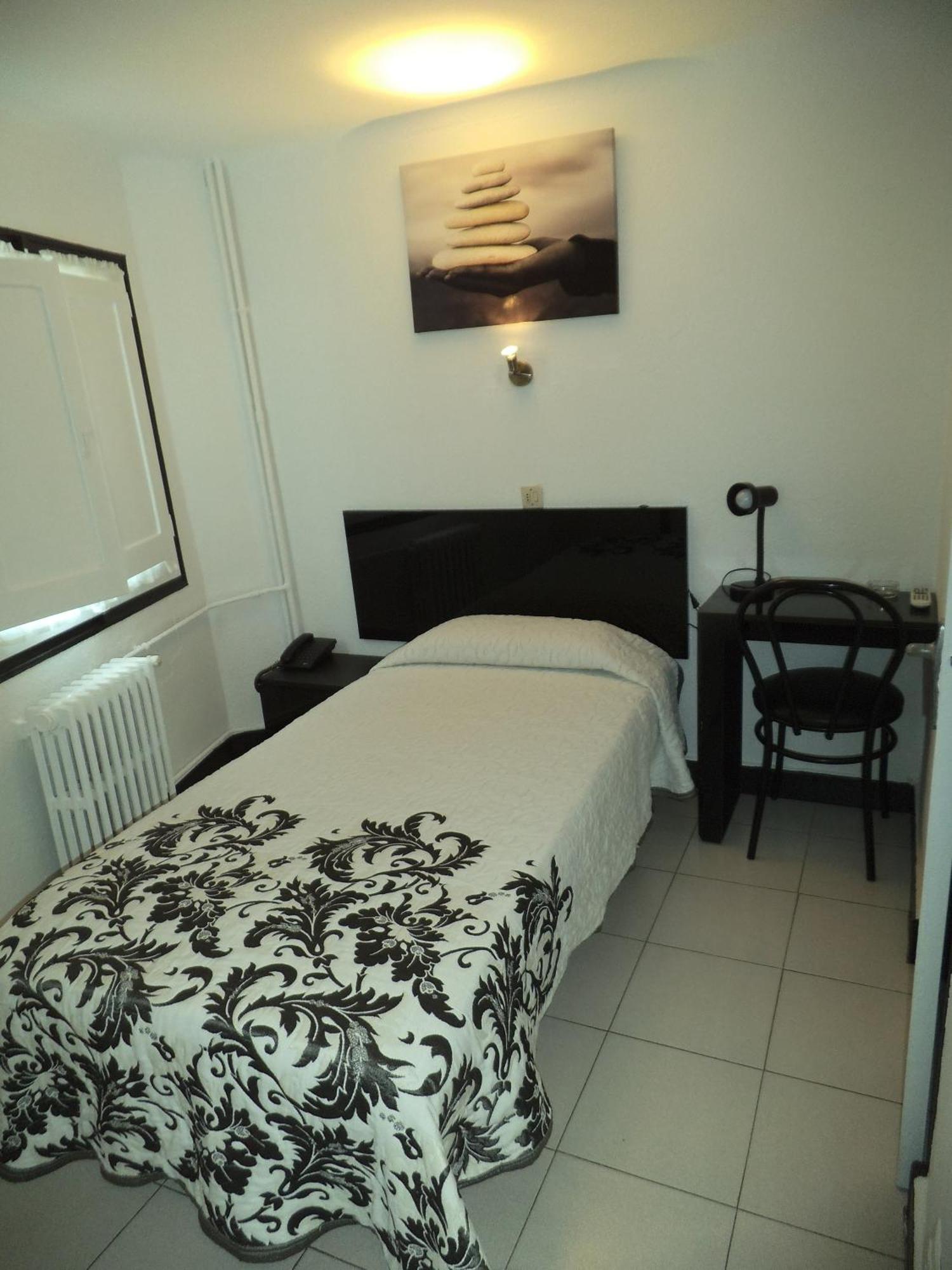 Hotel Peralba Aixovall エクステリア 写真