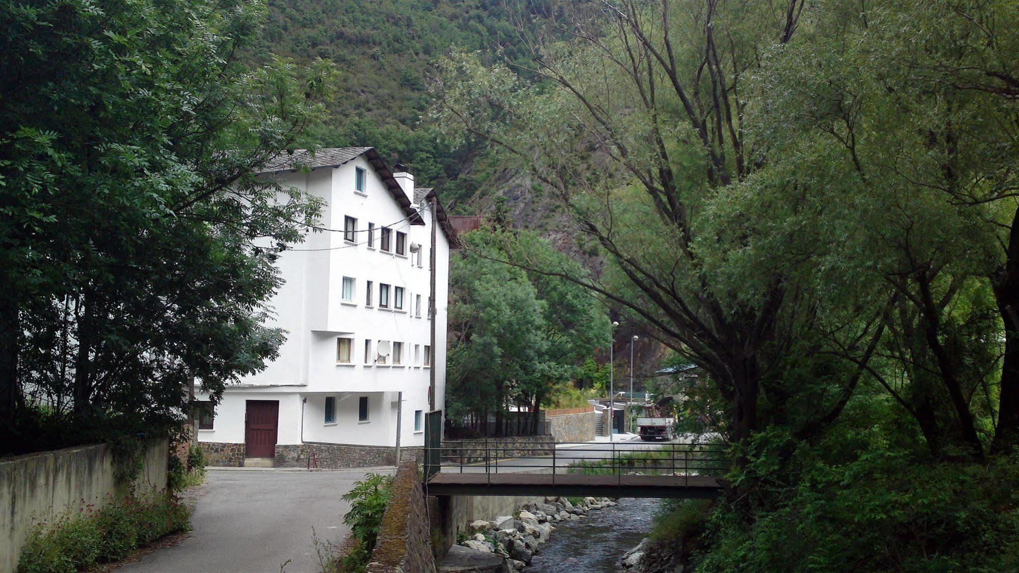 Hotel Peralba Aixovall エクステリア 写真